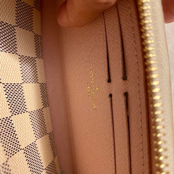 Louis Vuitton wallet 💕💕💕 - Picture 6 of 7